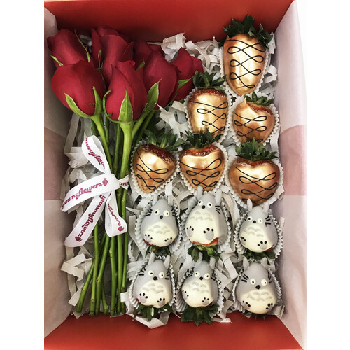 Gold x Totoro Chocolate Strawberries with Red Roses Gift Box